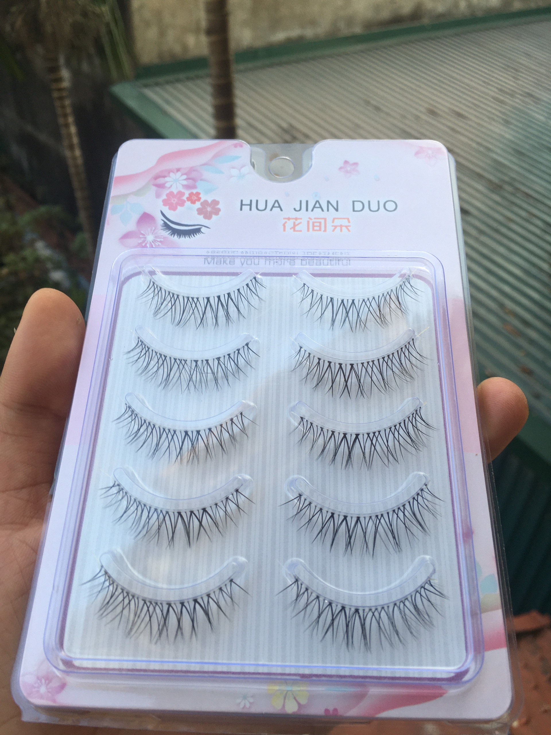 Lông mi giả gân trong Tự nhiên