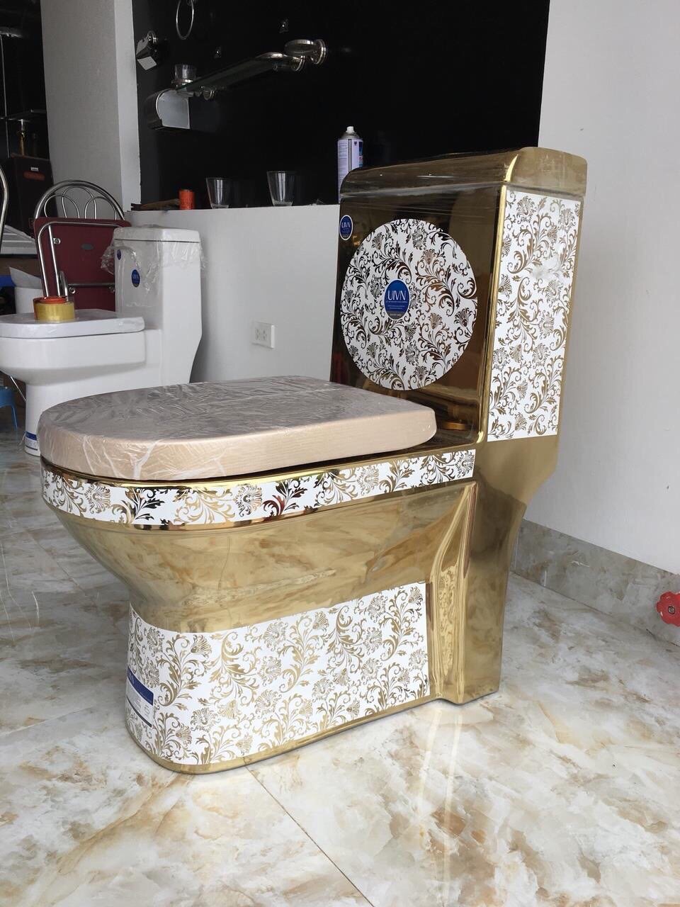 Bồn cầu hoa văn UIVN BHV-001