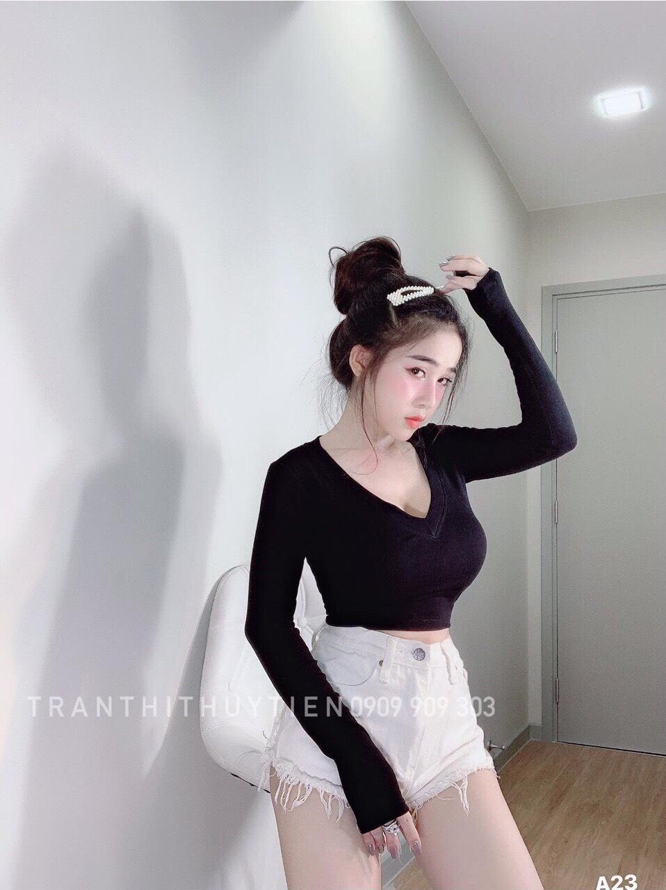 Áo Thun Tay Dài Croptop Cổ V Nữ Tính TTS0355