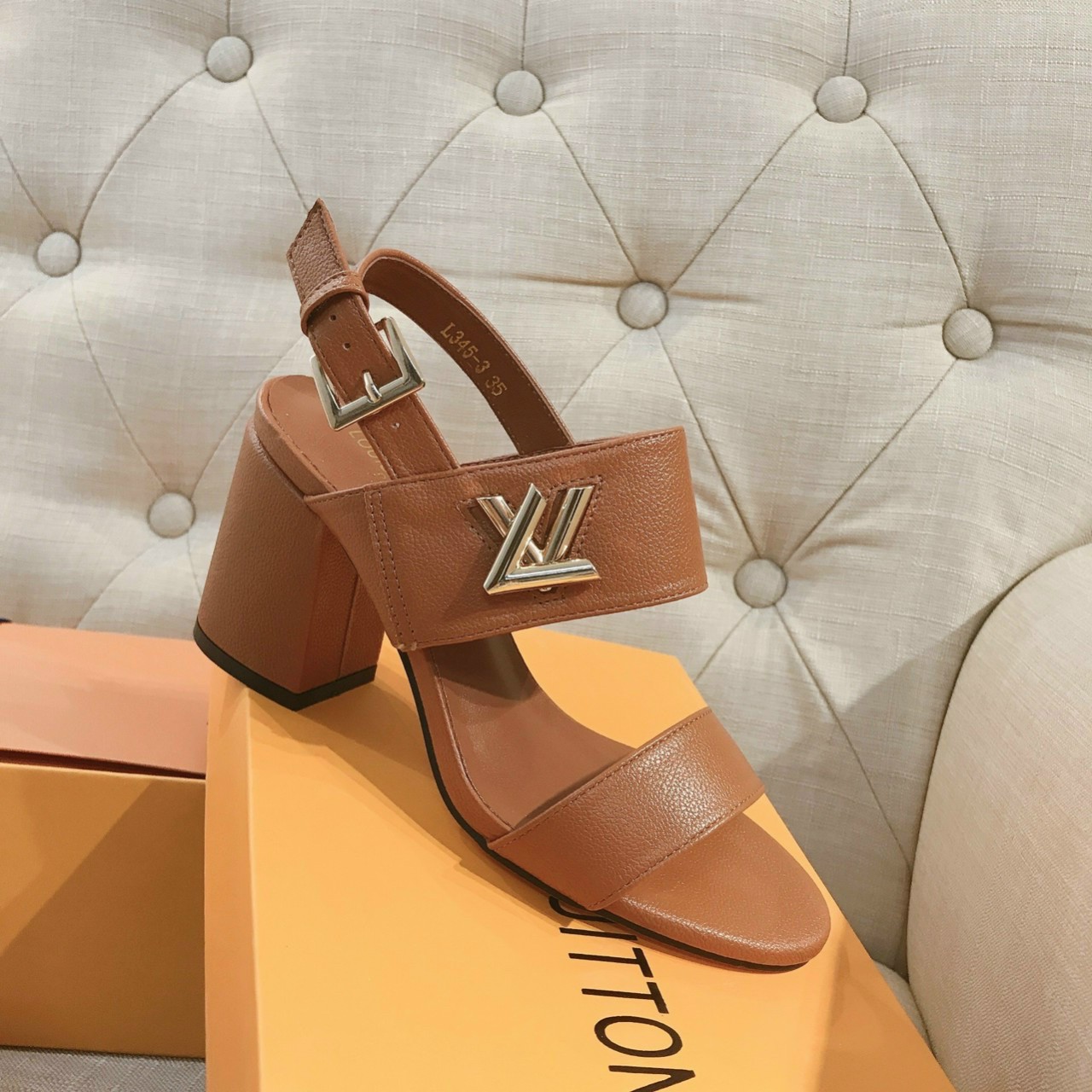 Sandal sang chảnh sịn xò fullbox
