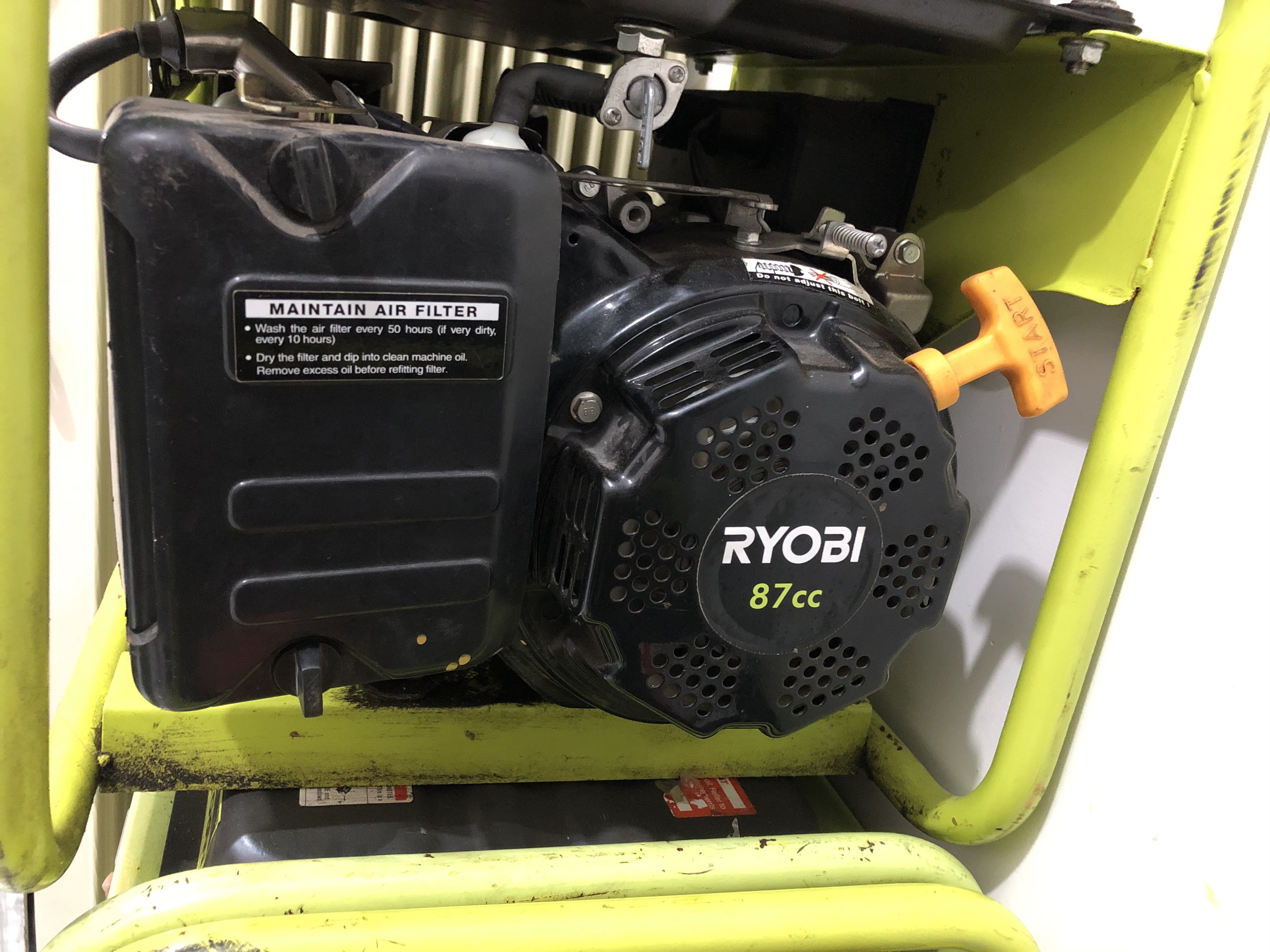 Máy Phát Điện Ryobi 1100W
