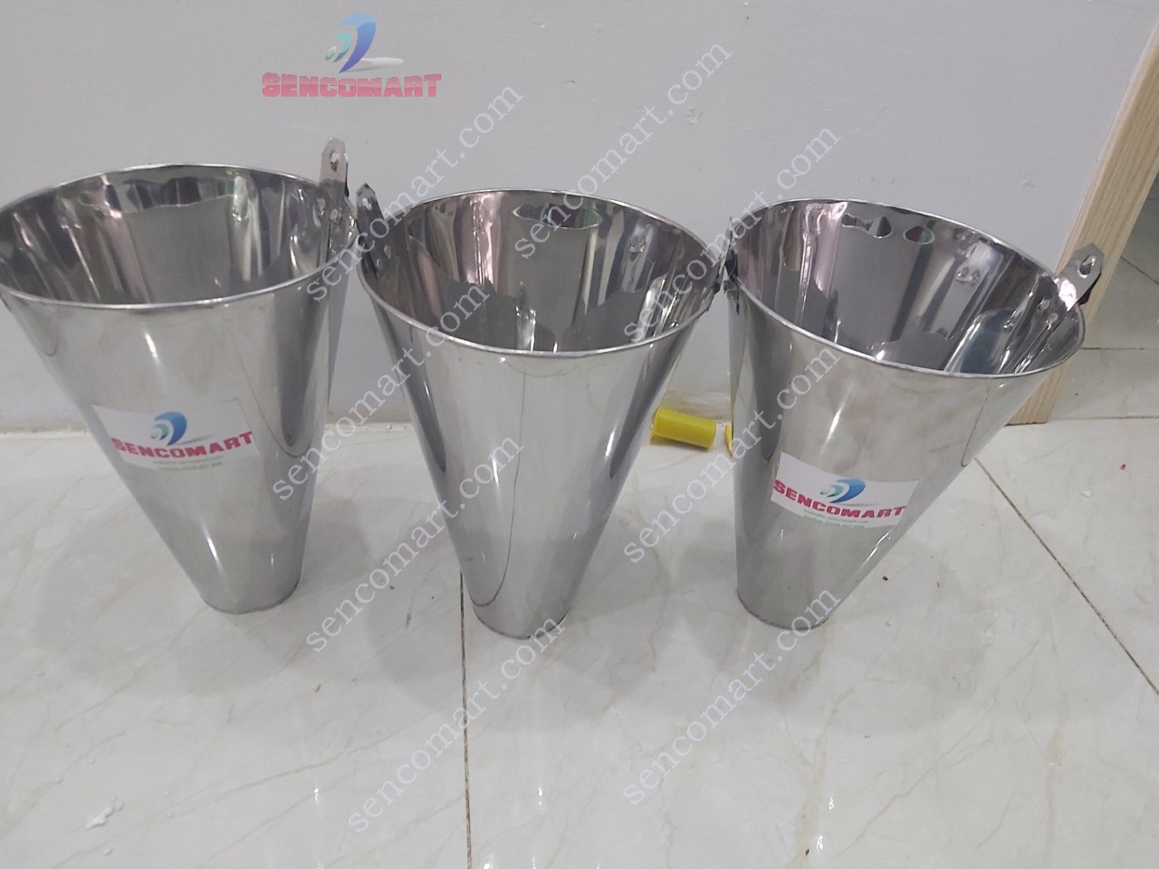PHỄU CẮT TIẾT GÀ -  VỊT - MÈO INOX
