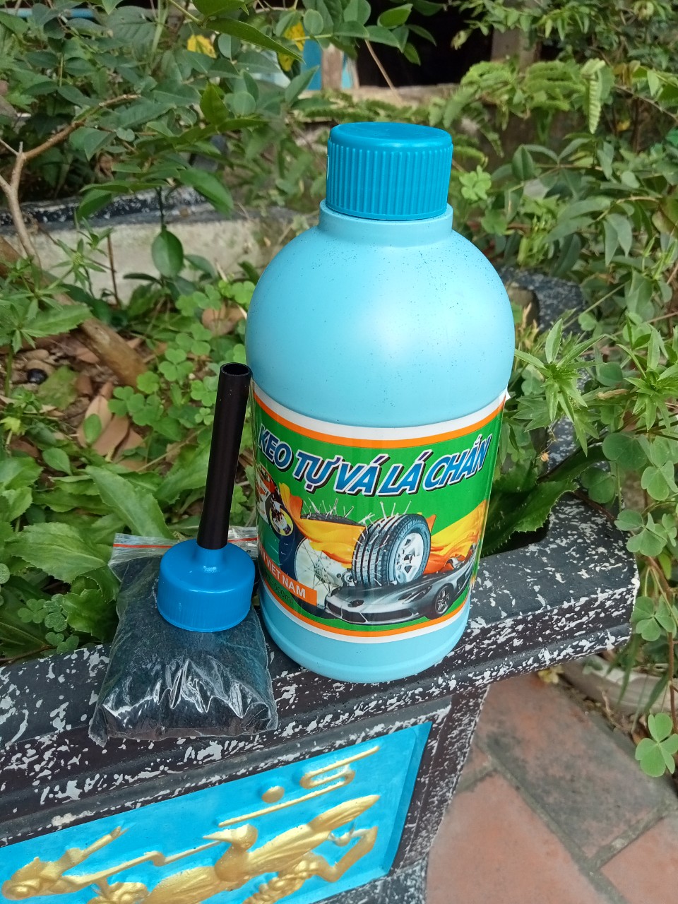 Keo tự vá lốp săm thông minh 500ml lá chắn