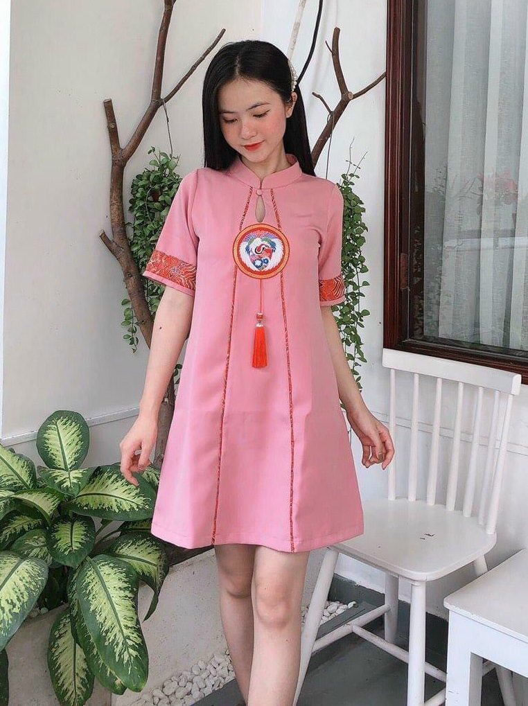 [HCM]Đầm gấm sọc thêu hạc dáng suông