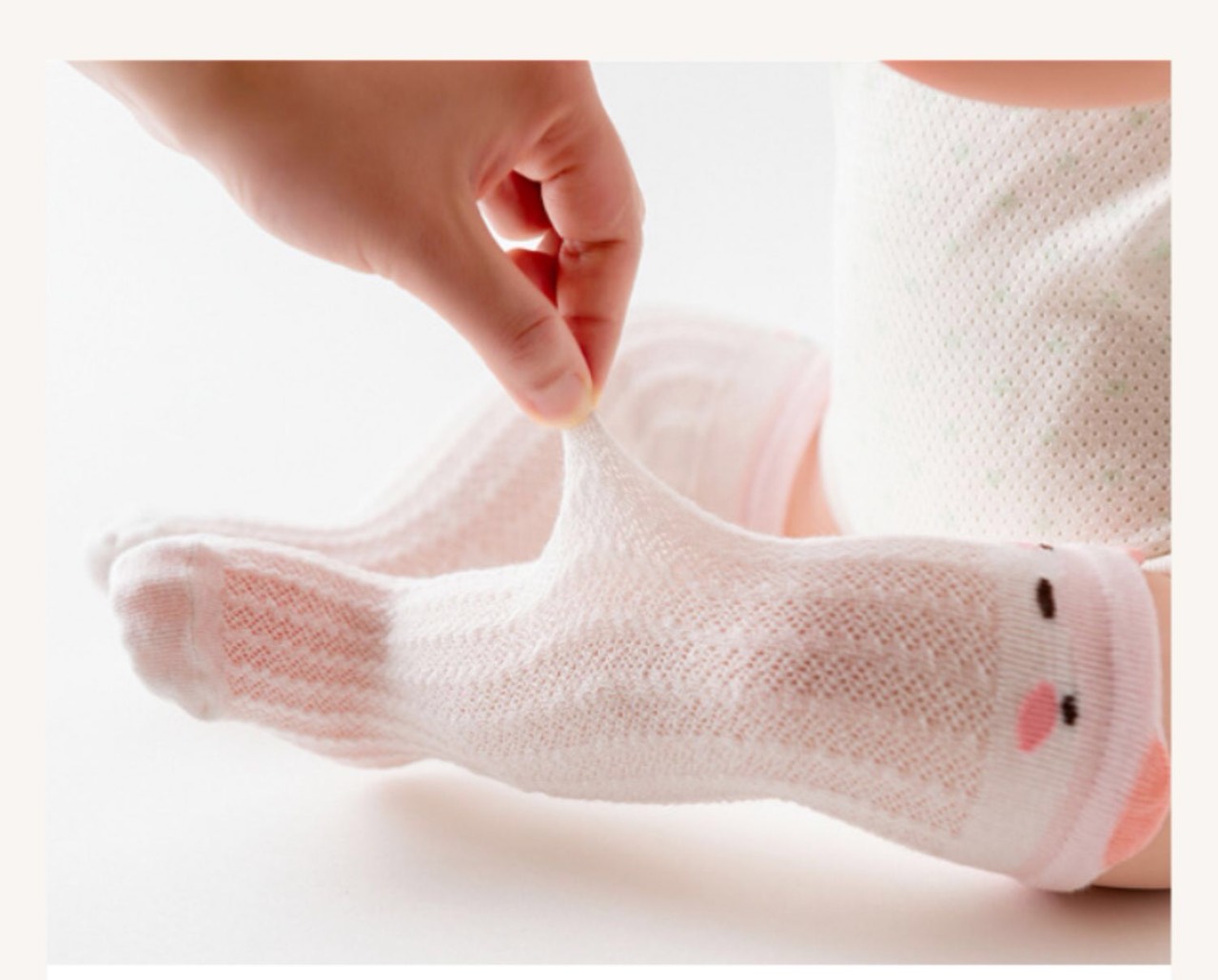 Set 3 Đôi Tất Boot Lưới Cao Cổ Con Gà Cho Bé