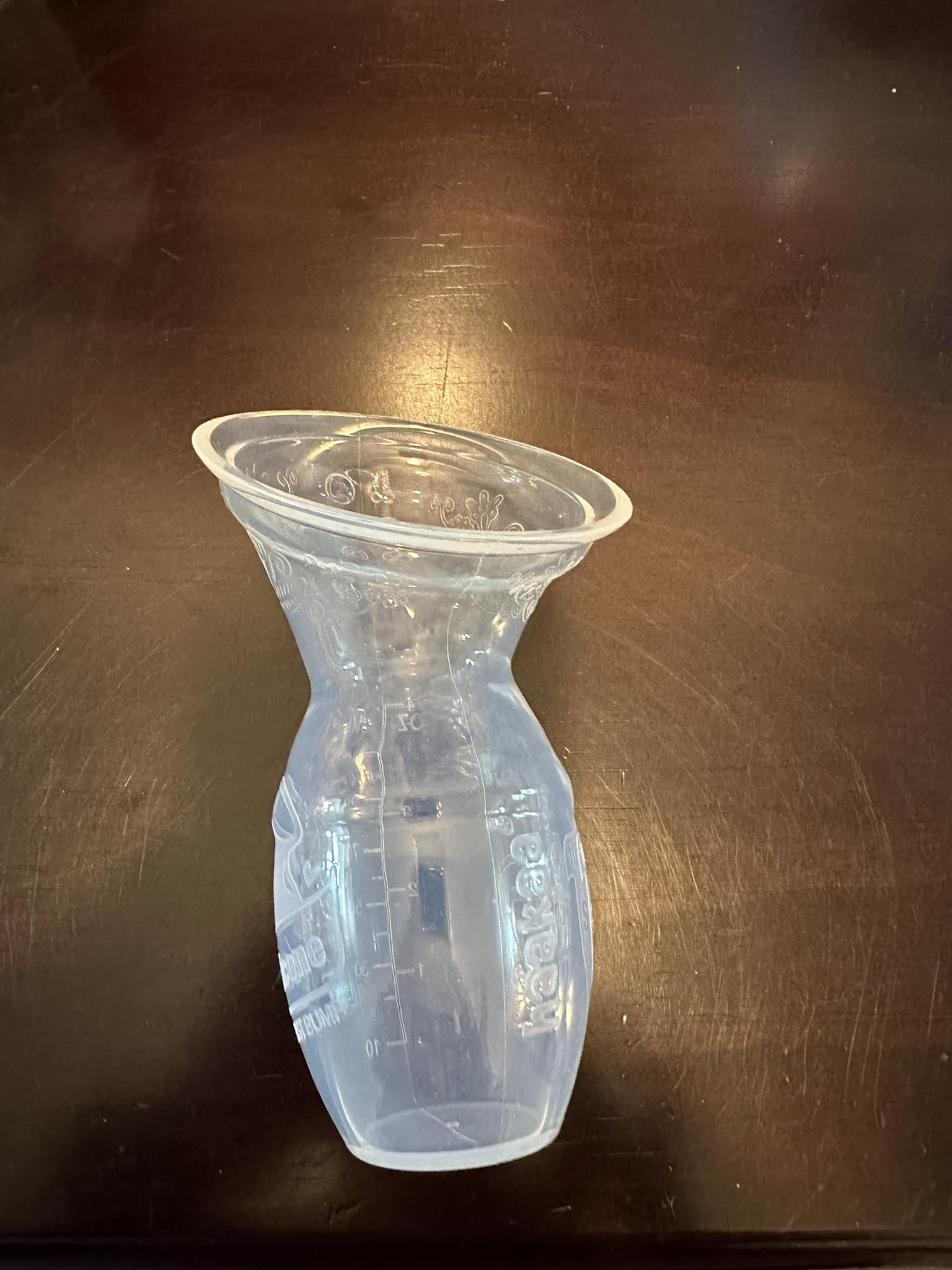Cốc hứng sữa HaaKaa 100ml đã qua sử dụng