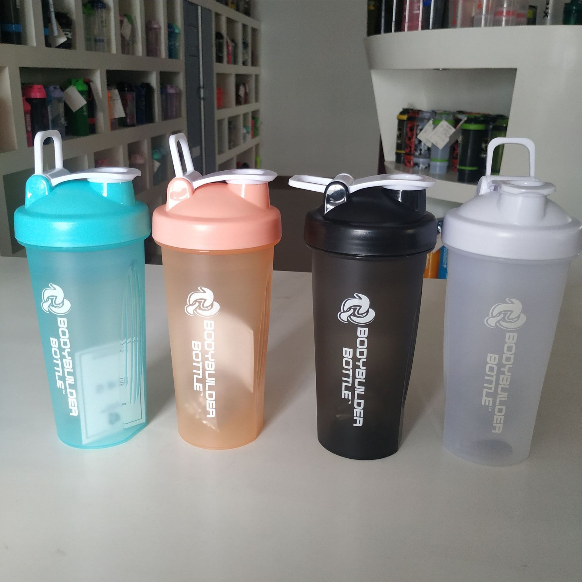 Bình Nước Thể Thao Tập Gym BODY BUILDER 600ML