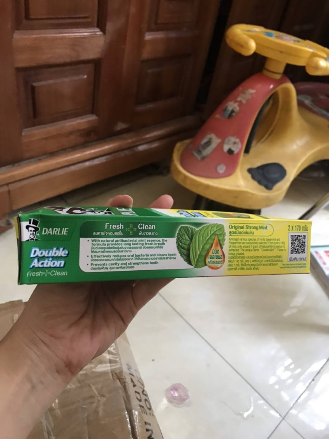Kem đánh răng ông tây bạc hà Thái Lan (hộp 2 tuýp)