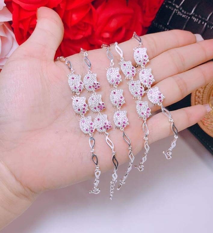 Lắc tay Hello Kitty cho bé