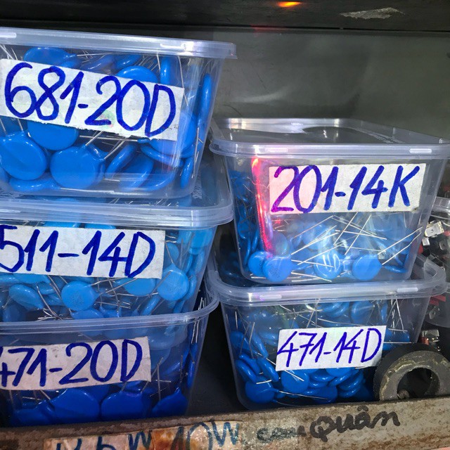 HOT-2 con tụ bảo vệ điện áp 220v 511-14D