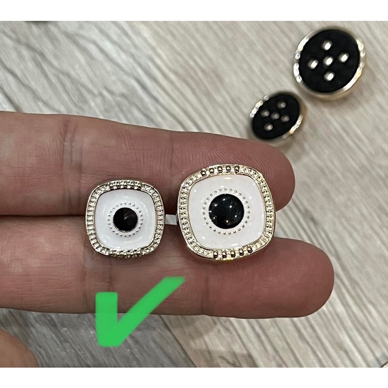 Cúc áo nhựa xịn xò