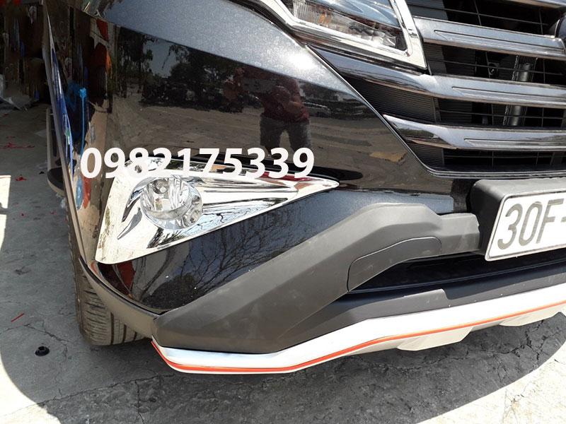 Viền đèn gầm Toyota Rush