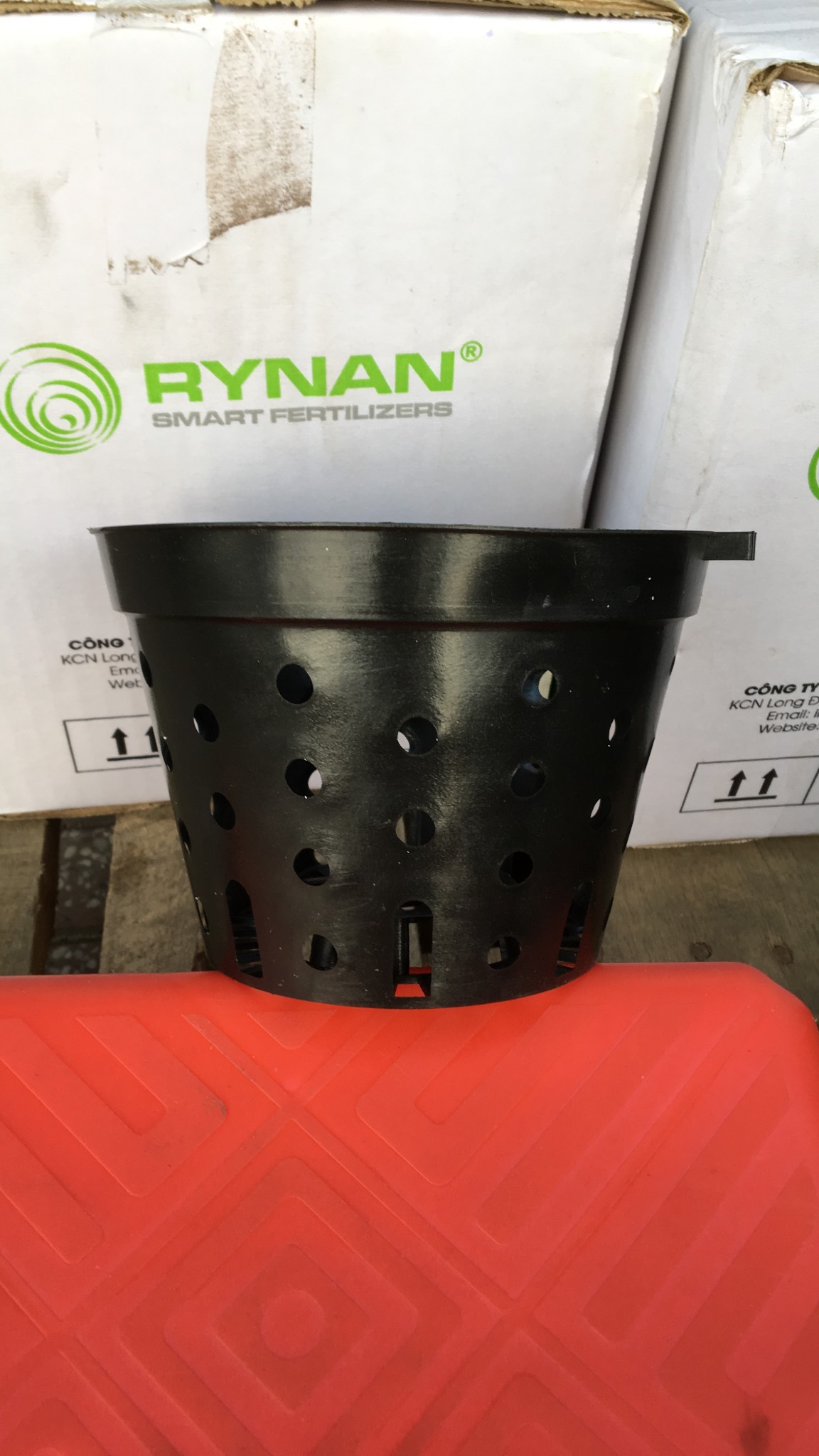 COM BO 30 Chậu nhựa lỗ tròn PHI 14 CM