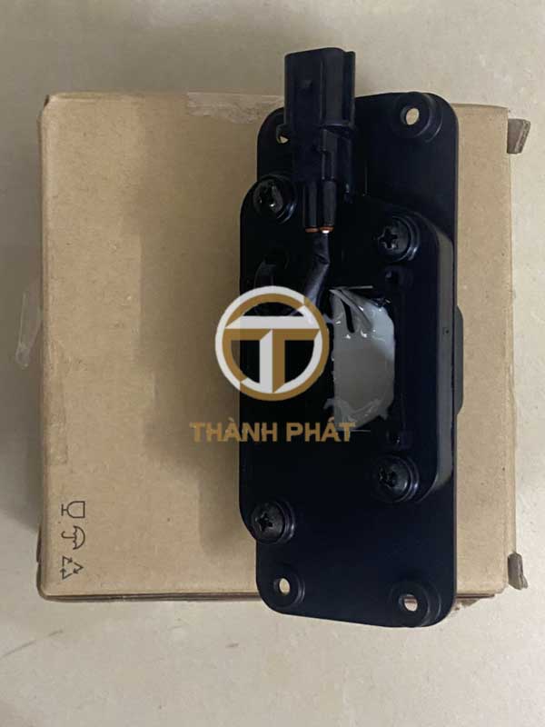 CÔNG TẮC MỞ CỐP HẬU CERATO 2019