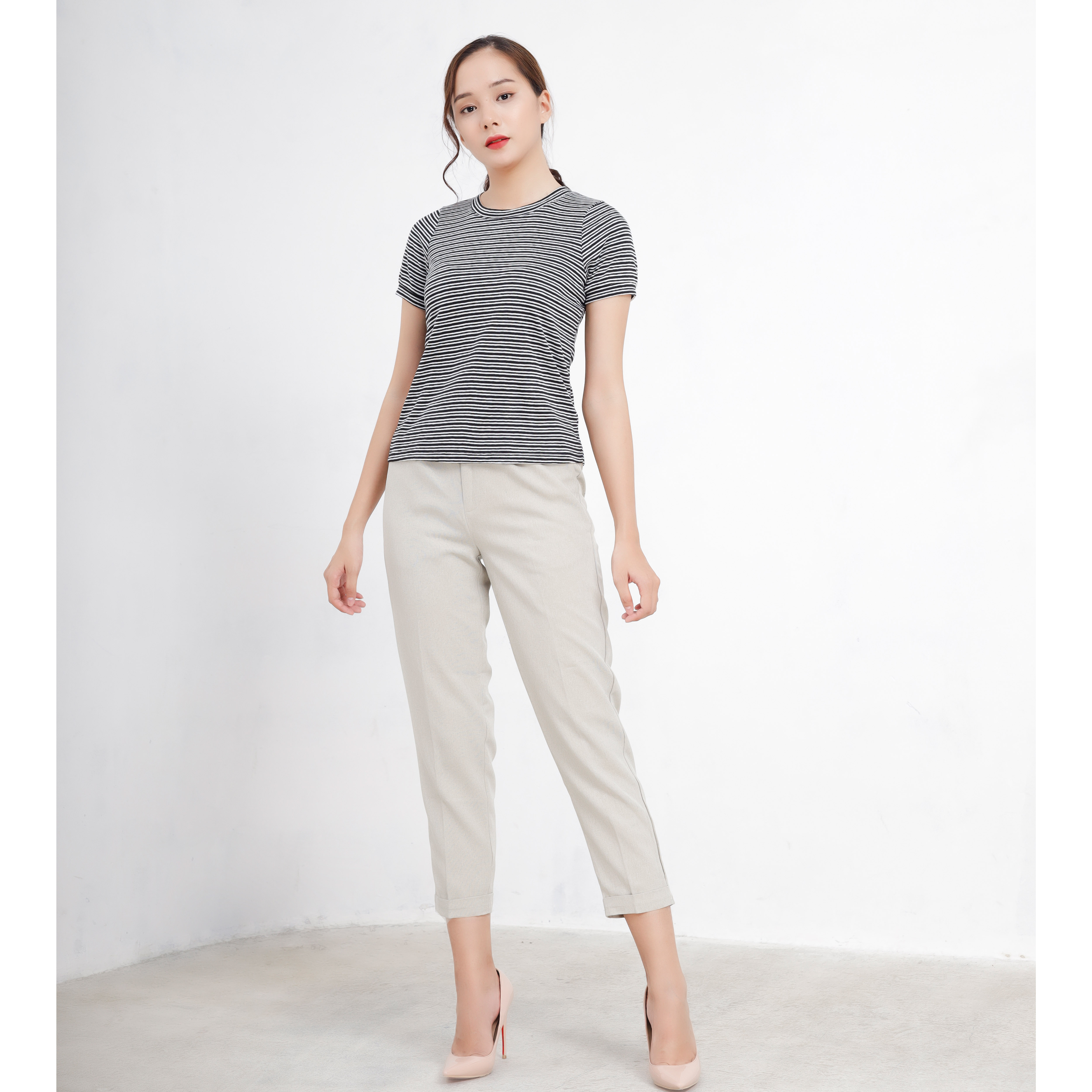 Áo thun cổ tròn nữ Callia Gee tee (Đen)