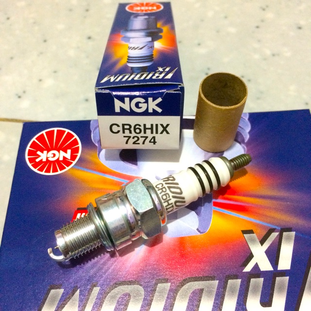 Bugi NGK Iridium CR6HIX chân ngắn dành cho Wave, Dream, Axelo... 020026
