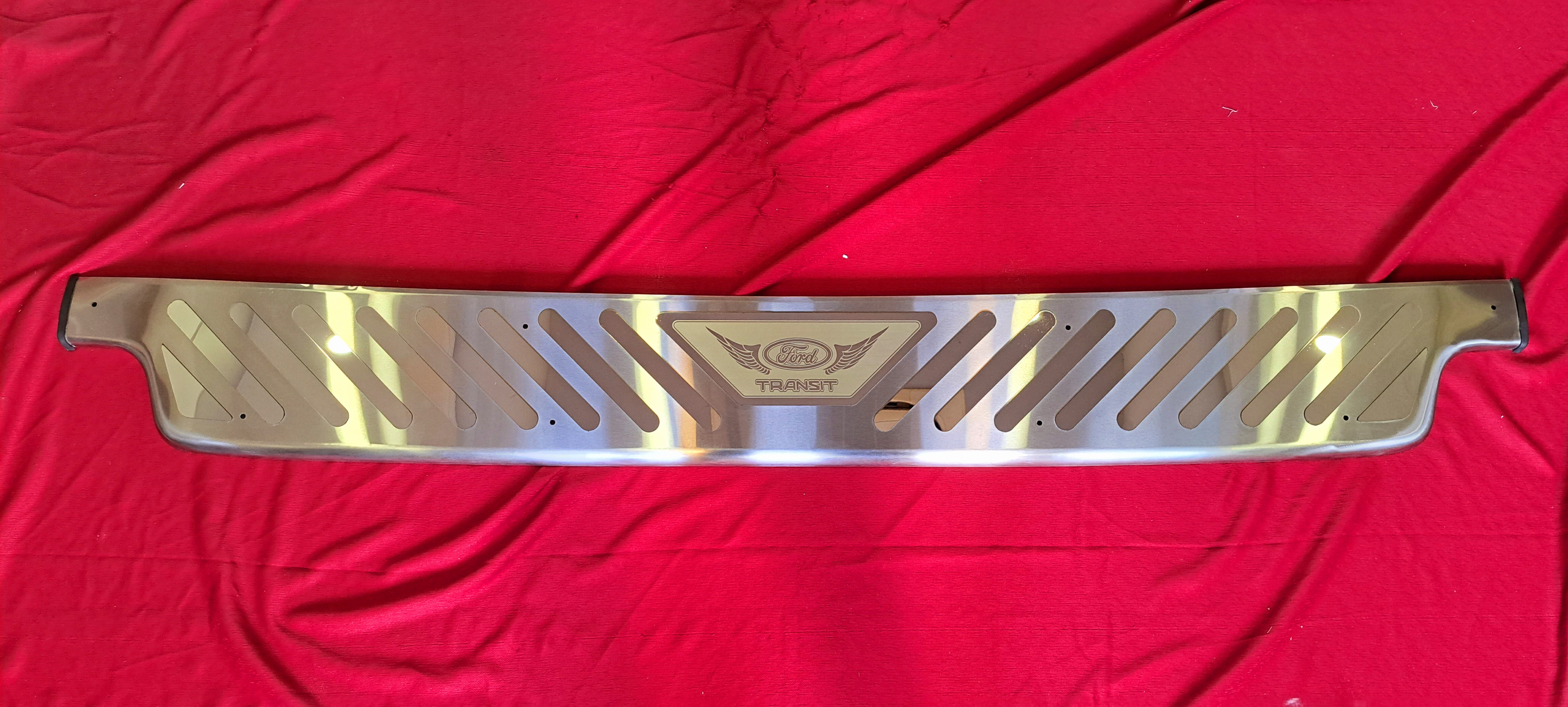 Ốp inox cản sau ford transit