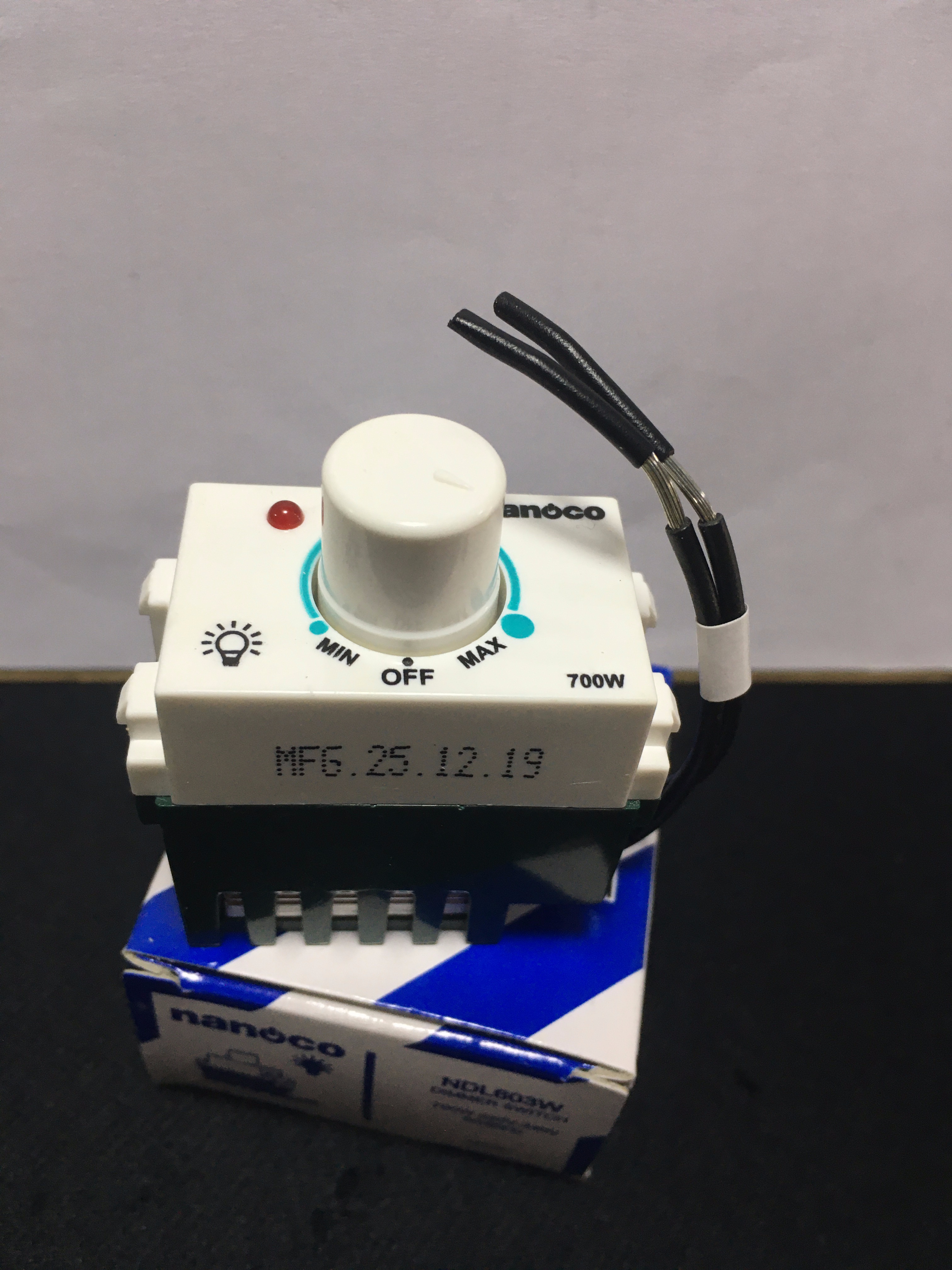 Chiết áp nanoco, panasonic full ndl603f / wide ndl603w dimmer chịu tải 700w dùng cho đèn với nhựa chống cháy cao cấp.