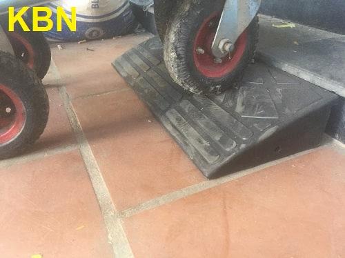 TẤM CAO SU KÊ BẬC THỀM CAO 15CM