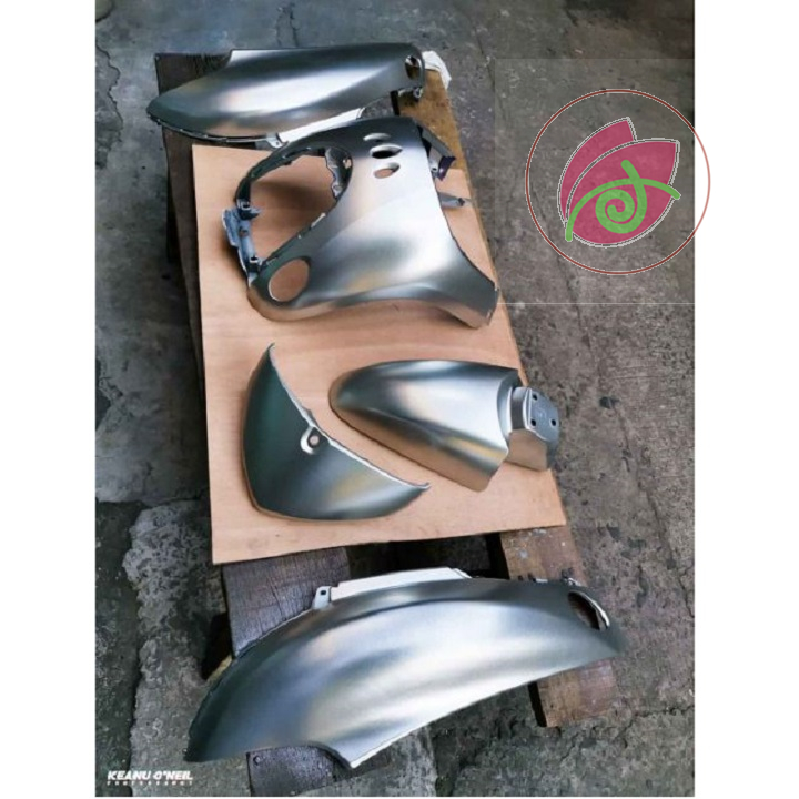 Y3 Samurai Motorcycle Spray Paint in Metallic Silver