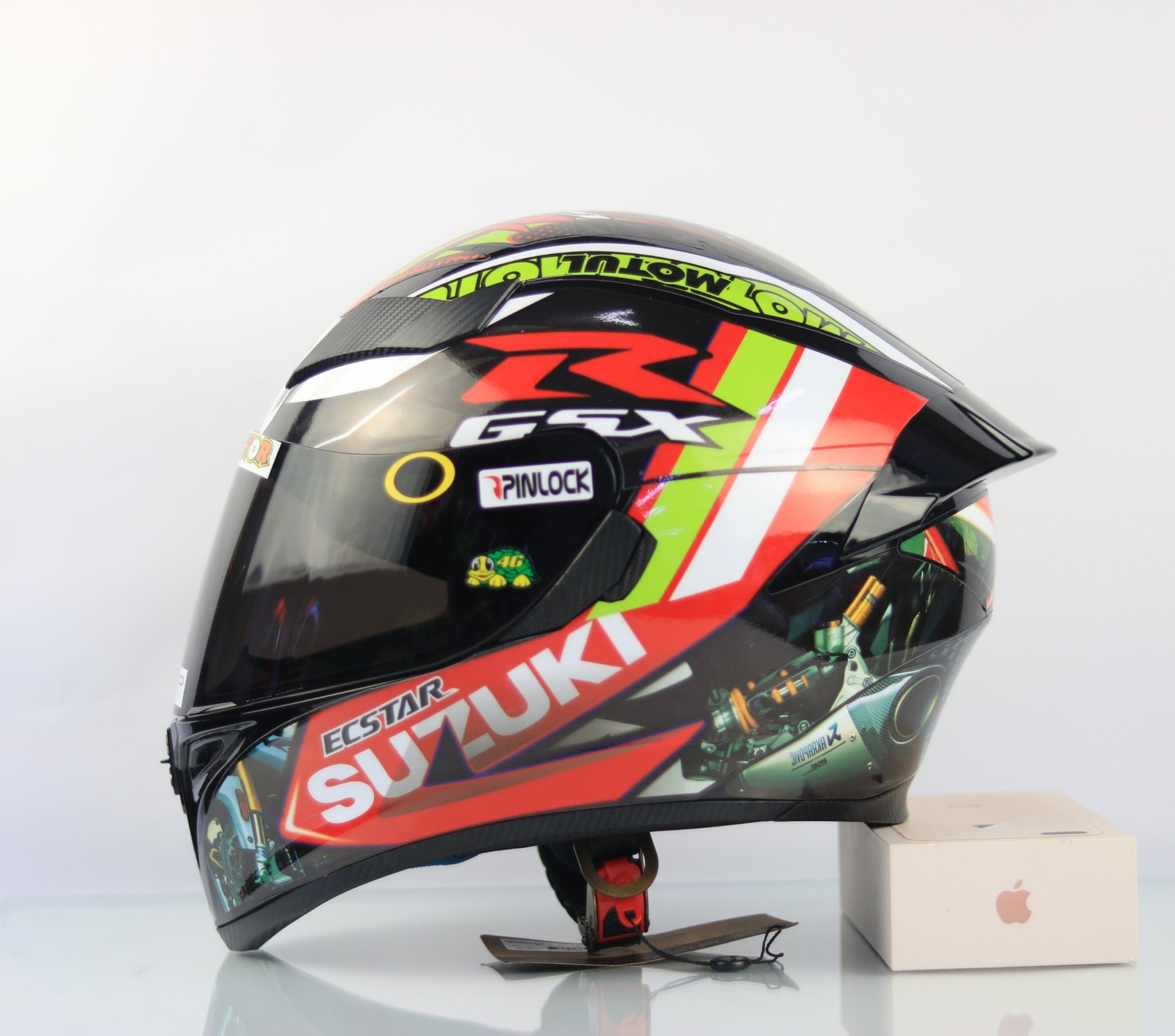 Nón Fullface ROYAL M138B 1 Kính Lên Tem SUZUKI ĐỎ