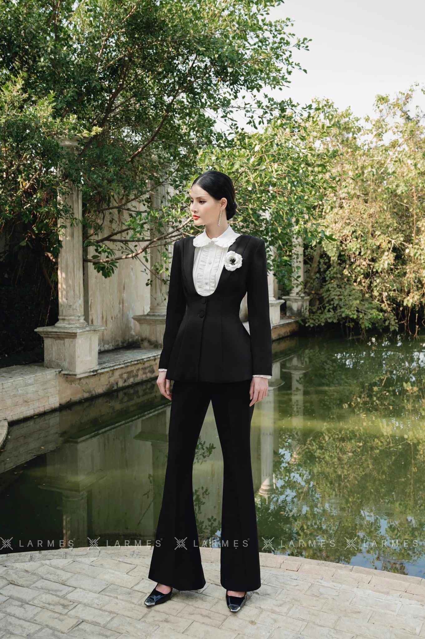 LARMES -Áo vest nữ Catherine