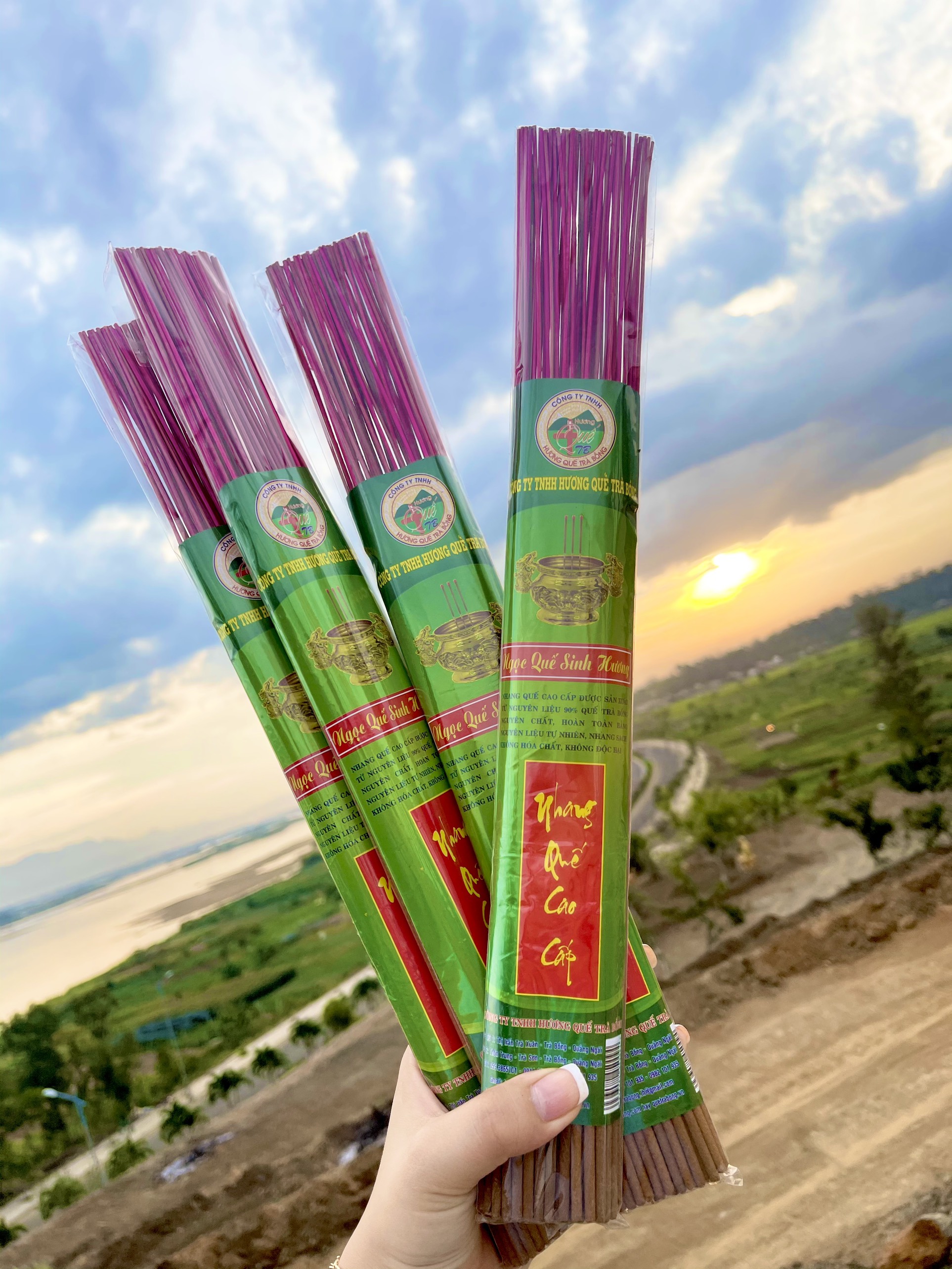 Nhang Thẻ Quế Trà Bồng 38cm, 50 nén, 100gram