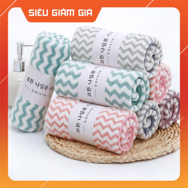Khăn Lau Mặt Lông Cừu Siêu Mịn Kích Thước 30x50cm (Giao màu ngẫu nhiên)