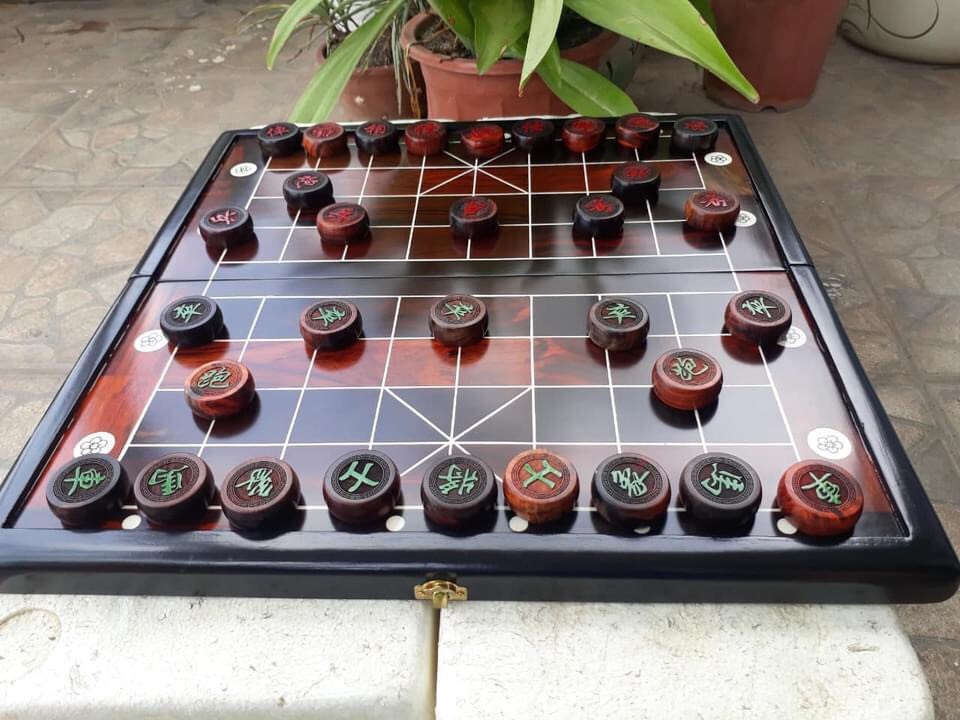 Bộ Bàn Cờ Tướng Gỗ Trắc [ Bao Gồm Bàn và Quân ]