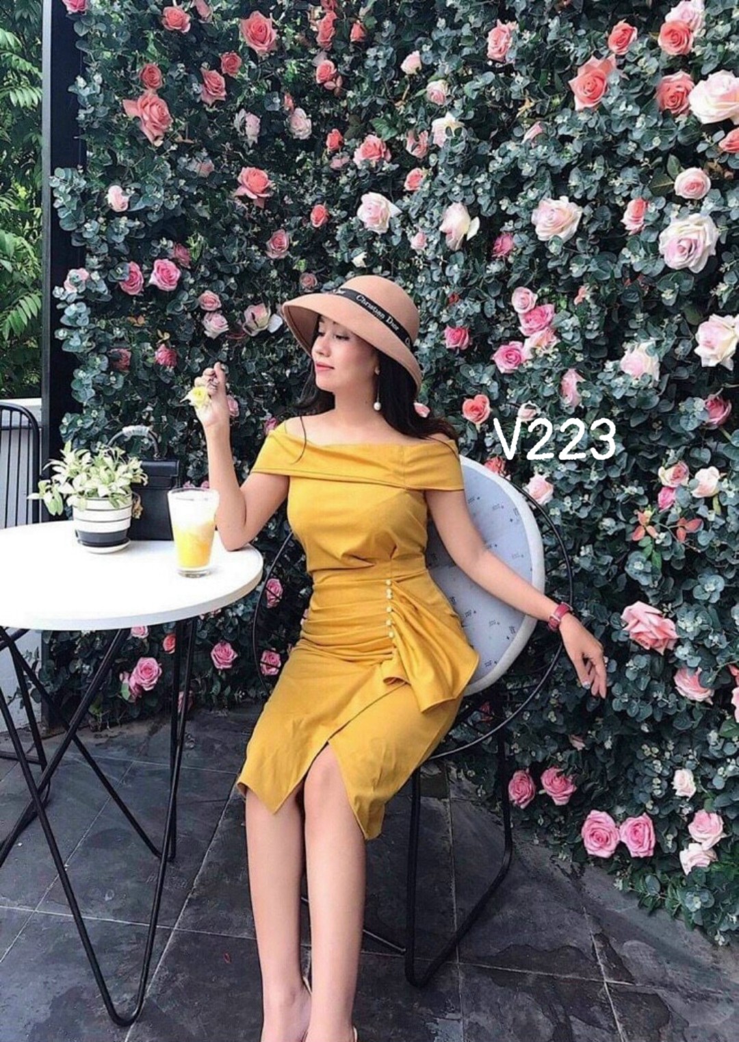 Đầm bet vai ôm body đính cườm eo quá đẹp umi và voan T223