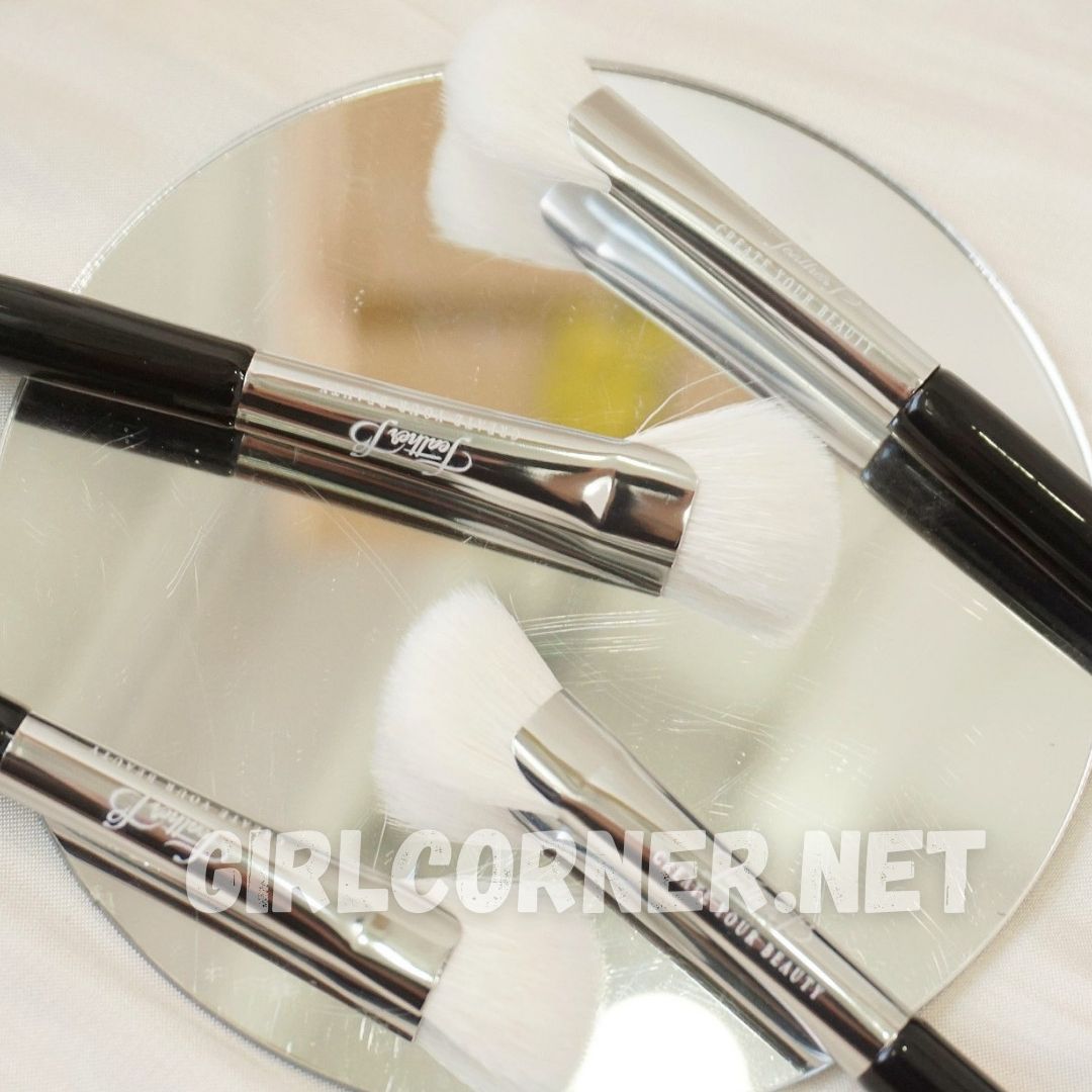 Cọ khối sống mũi - highlight Feather B 259 ( lông trắng )