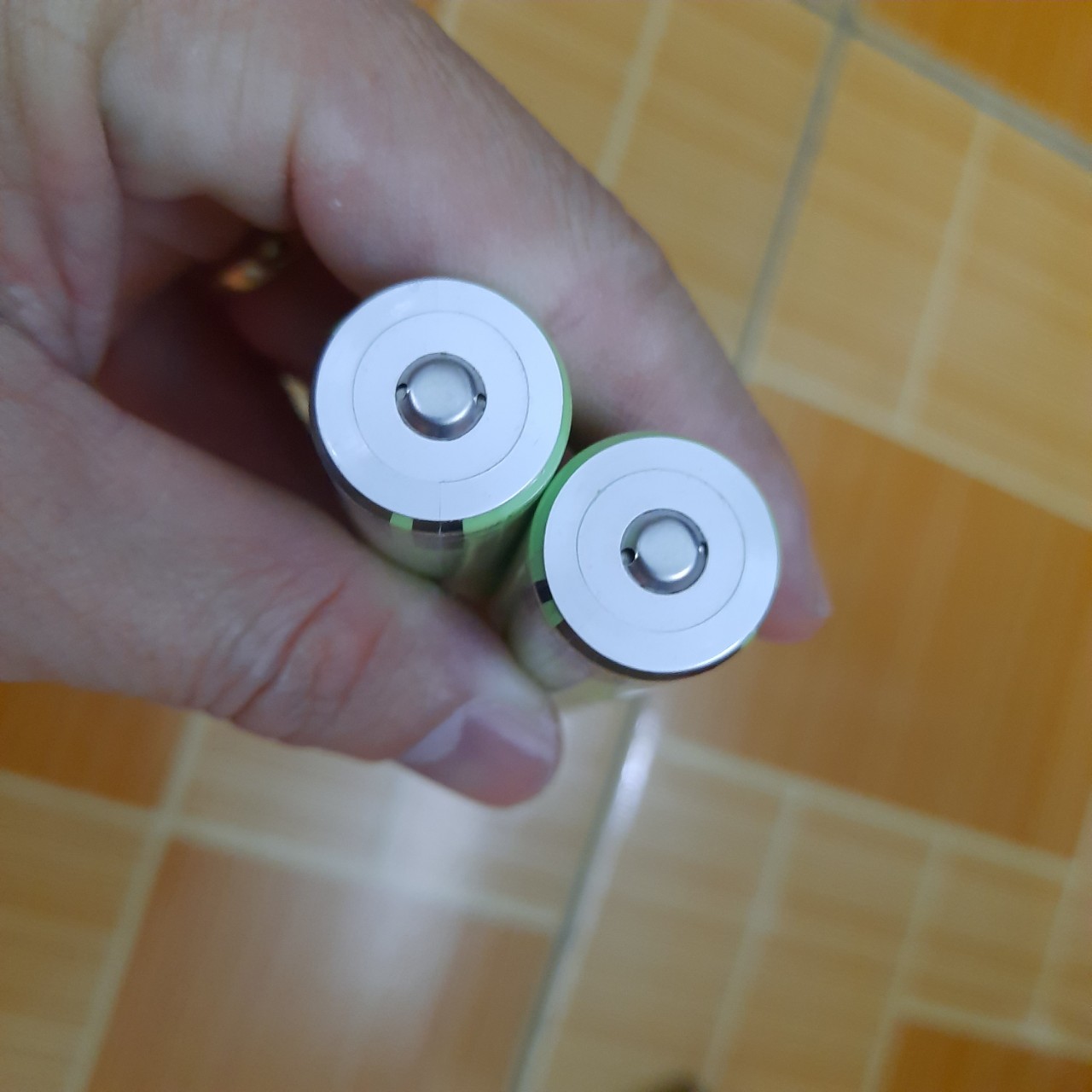 Pin 3.7v 18650 dung lượng 3400mah dòng xả 1C pin dùng cho đèn pin sạc dự phòng