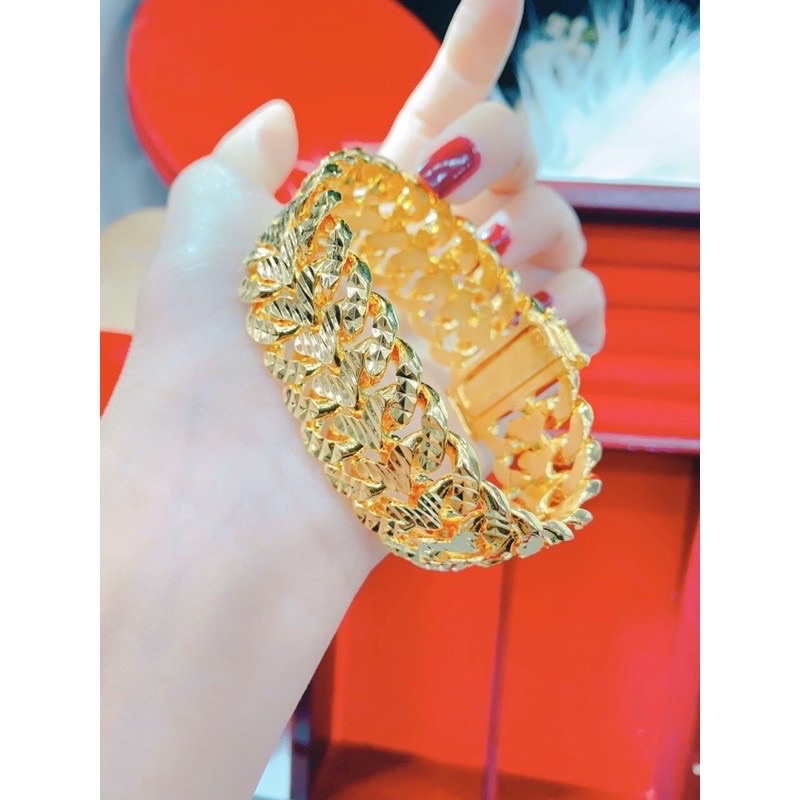 Lắc tay chạm vảy tim khoá hộp mạ vàng Kami