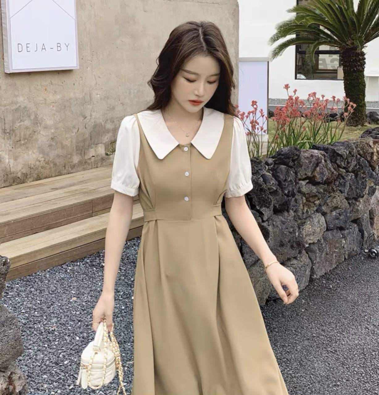 Đầm kem cổ trắng thắt eo