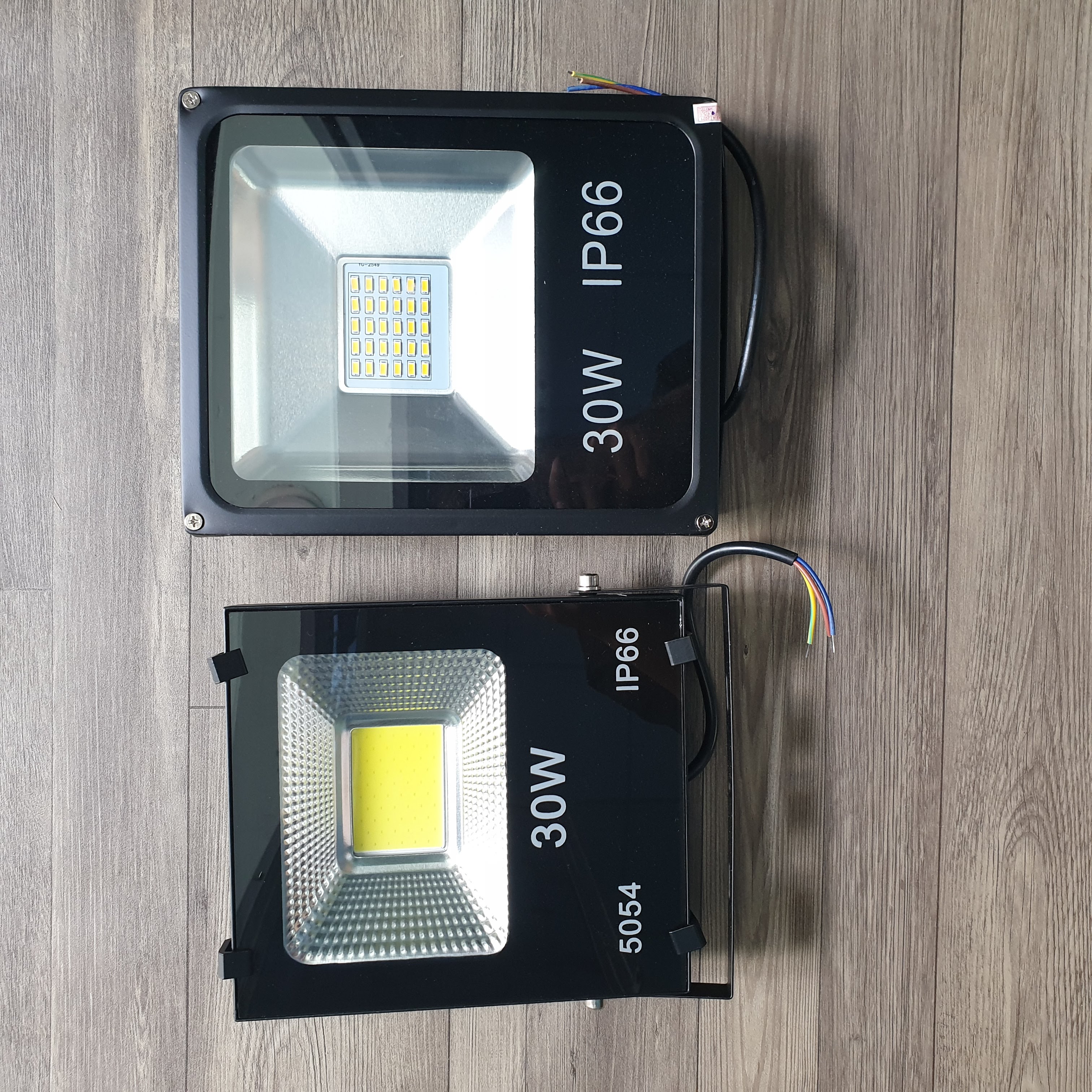 Đèn Led Pha 30W Đủ Wát Và Thiếu Wat
