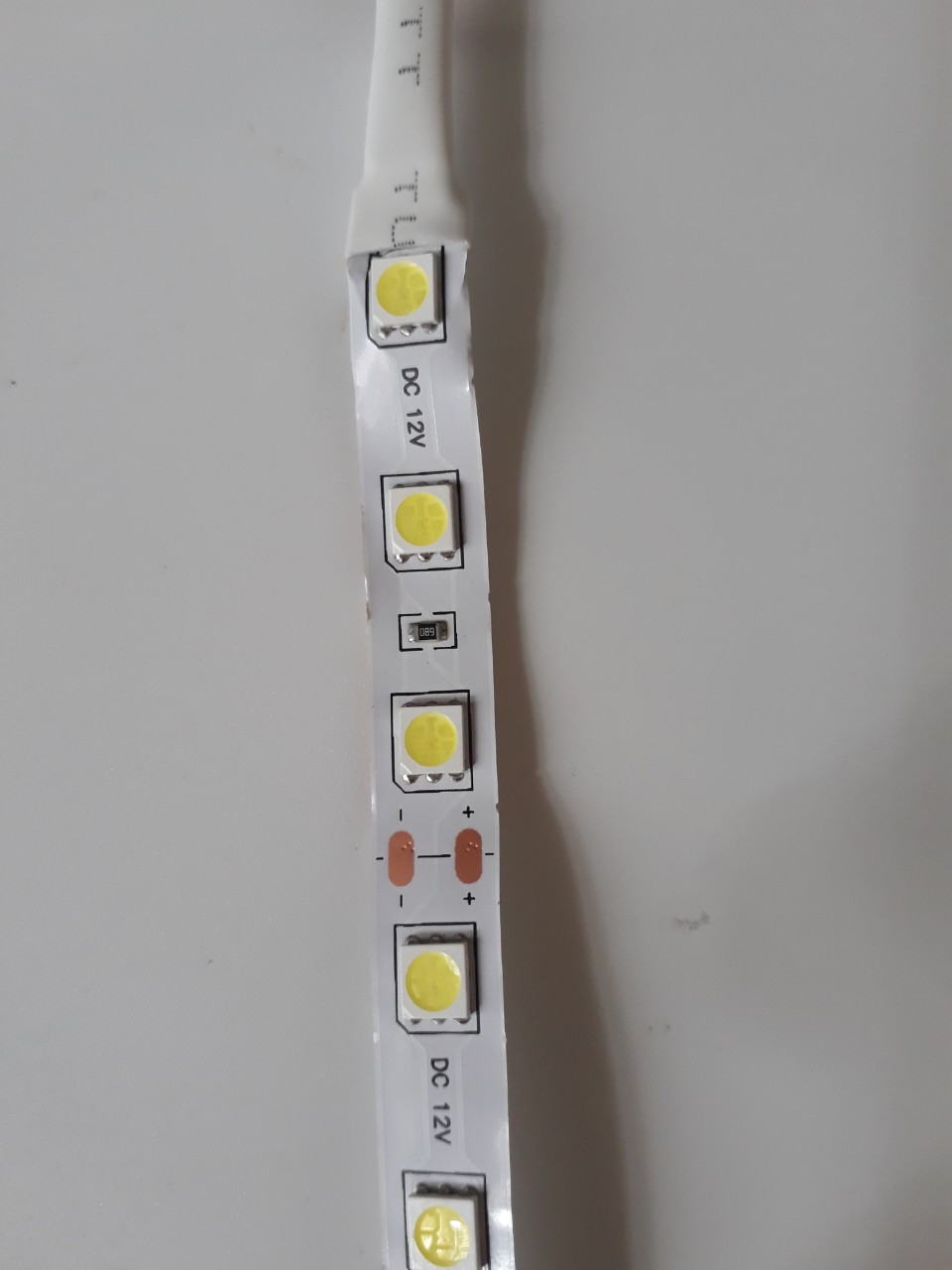 Đèn LED dán 5m điện 12v dùng trang trí