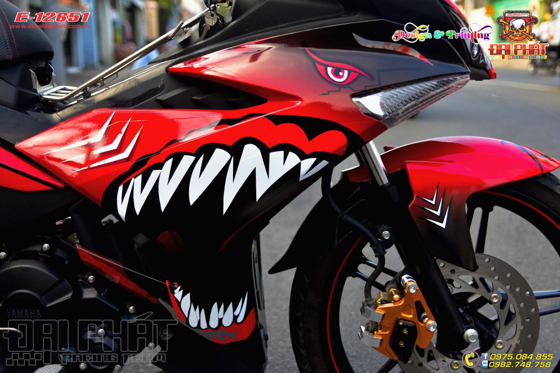 Tem Trùm Xe Exciter 150 Cá Mập Đỏ Đen