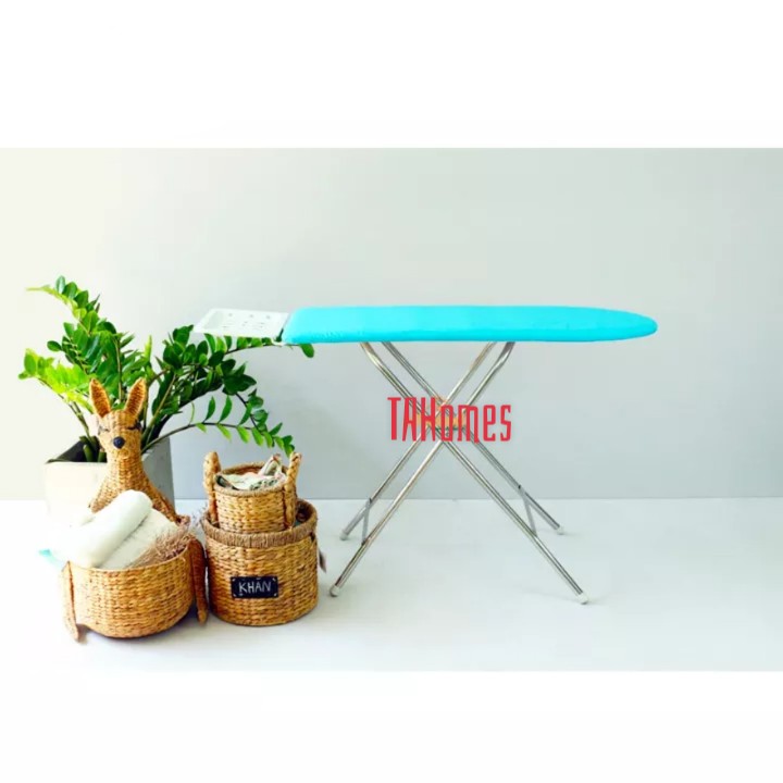 [HCM]Kệ để bàn ủi quần áo tăng chỉnh độ cao chân inox kích thước sử dụng lớn 37x100cm