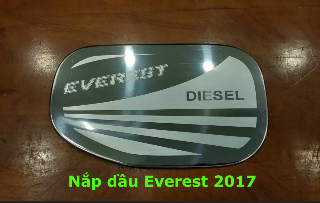 Ốp INOX nắp bình xăng FORD Everest