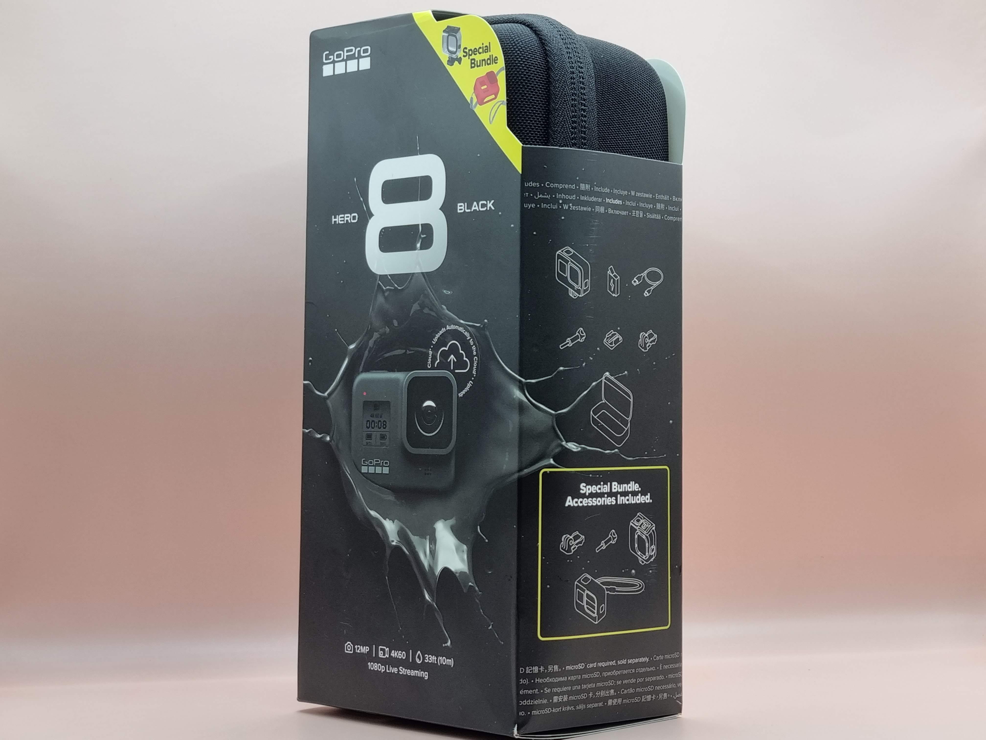 GoPro 8 Black Special Bundle (tặng kèm bao bảo vệ silicon, chống nước)