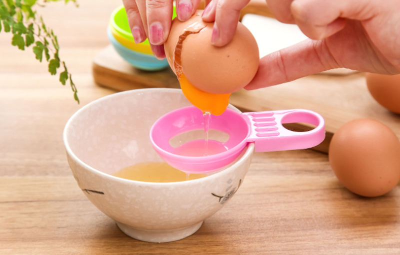 Dụng cụ tách lòng trứng gà