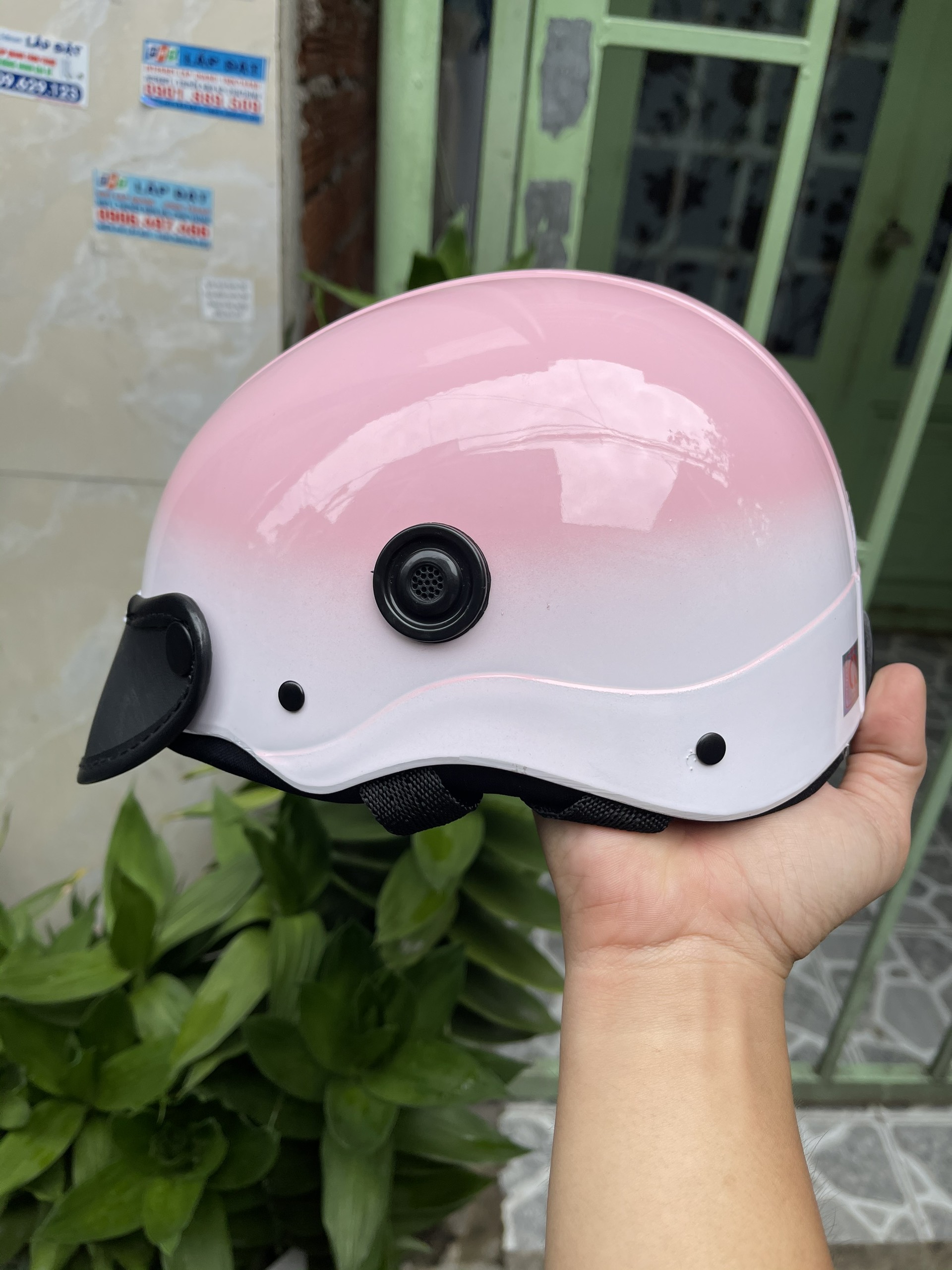Nón bảo hiểm hai màu nhiều màu lựa chọn