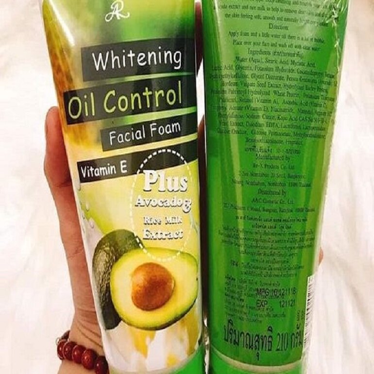 Sữa Rửa Mặt Bơ Vitamin E Thái Lan 210g