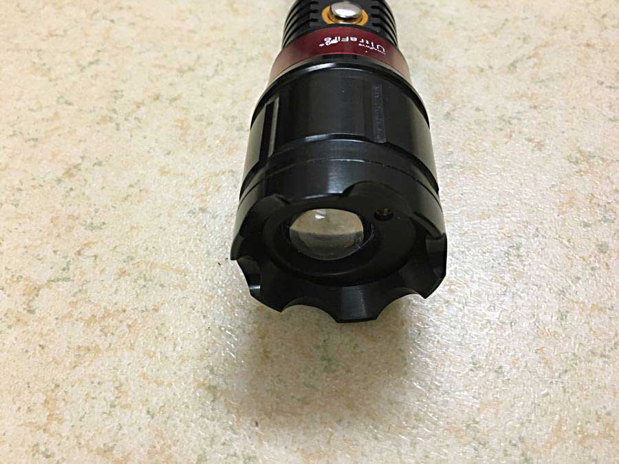 [HCM]Đèn Pin Laser Tia Đỏ 2 Trong 1