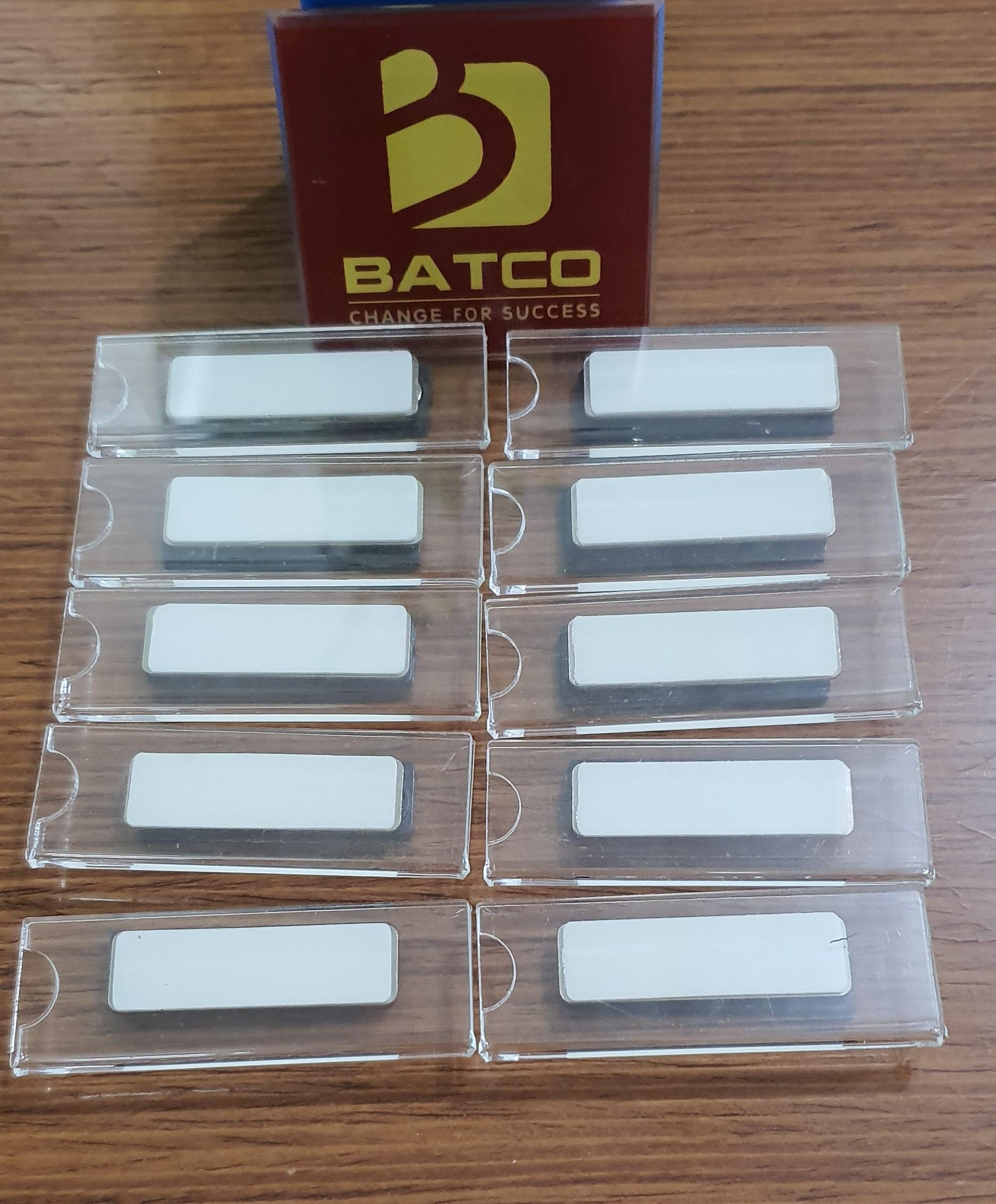 Combo 10 chiếc thẻ tên cài áo đồng phục ( nam châm đen)