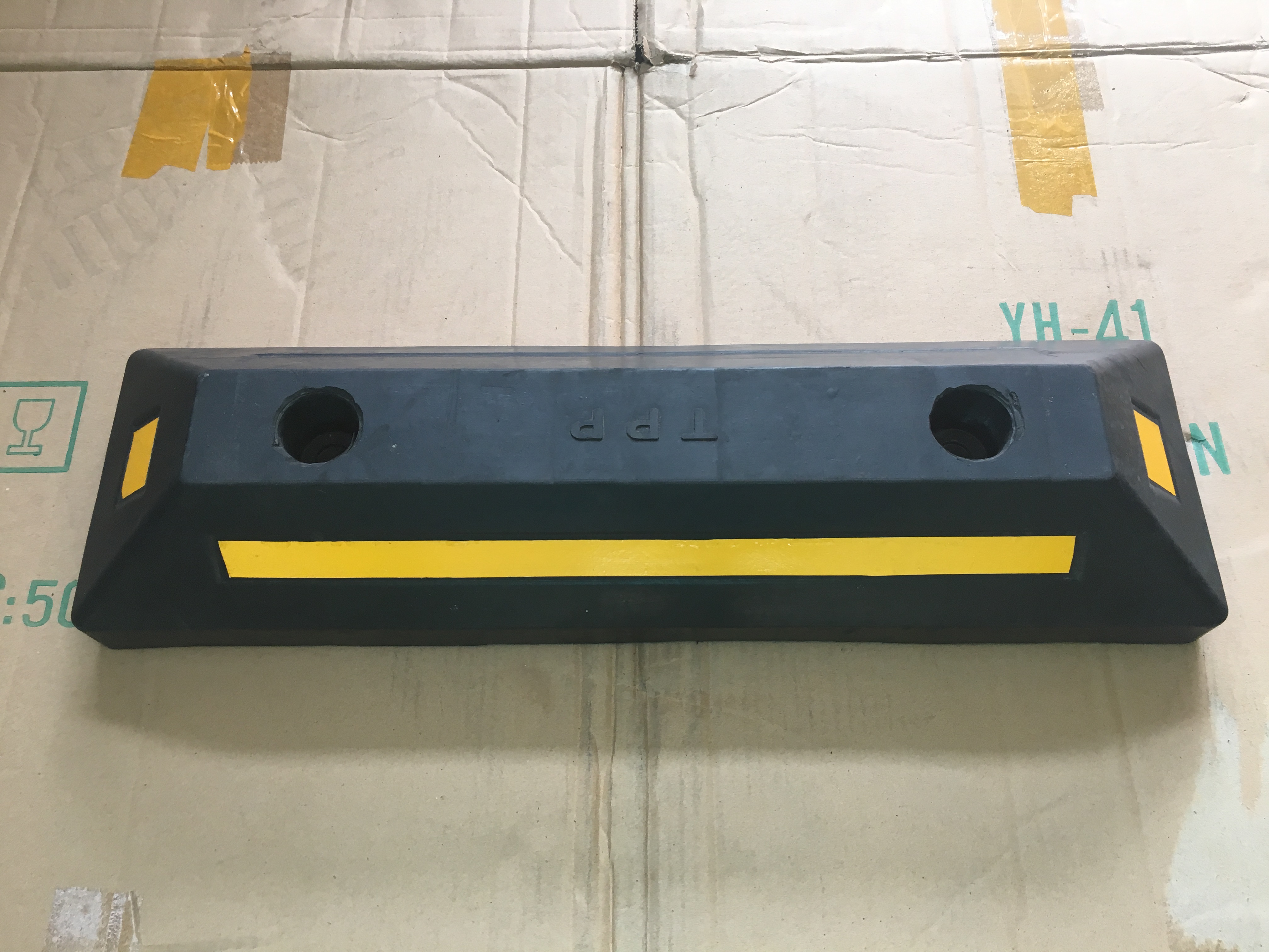 Cục chèn bánh xe cao su TPP560