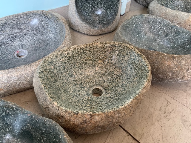 Lavabo đá cuội
