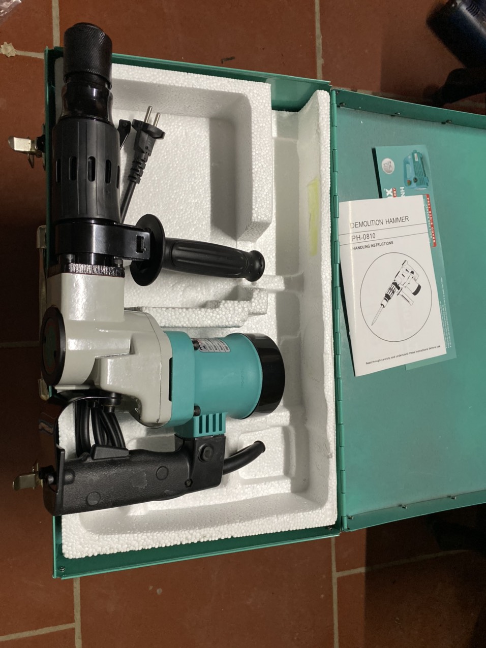 Máy chuyên đục bê tông 17mm T Max
