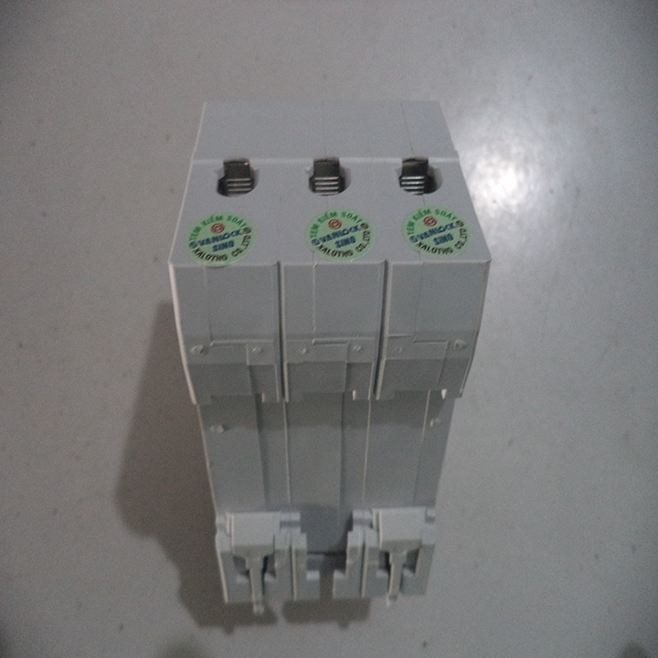 Cầu dao tự động aptomat 3 pha Sino 6A,!0A,16A,63A (aptomat 3 cực)