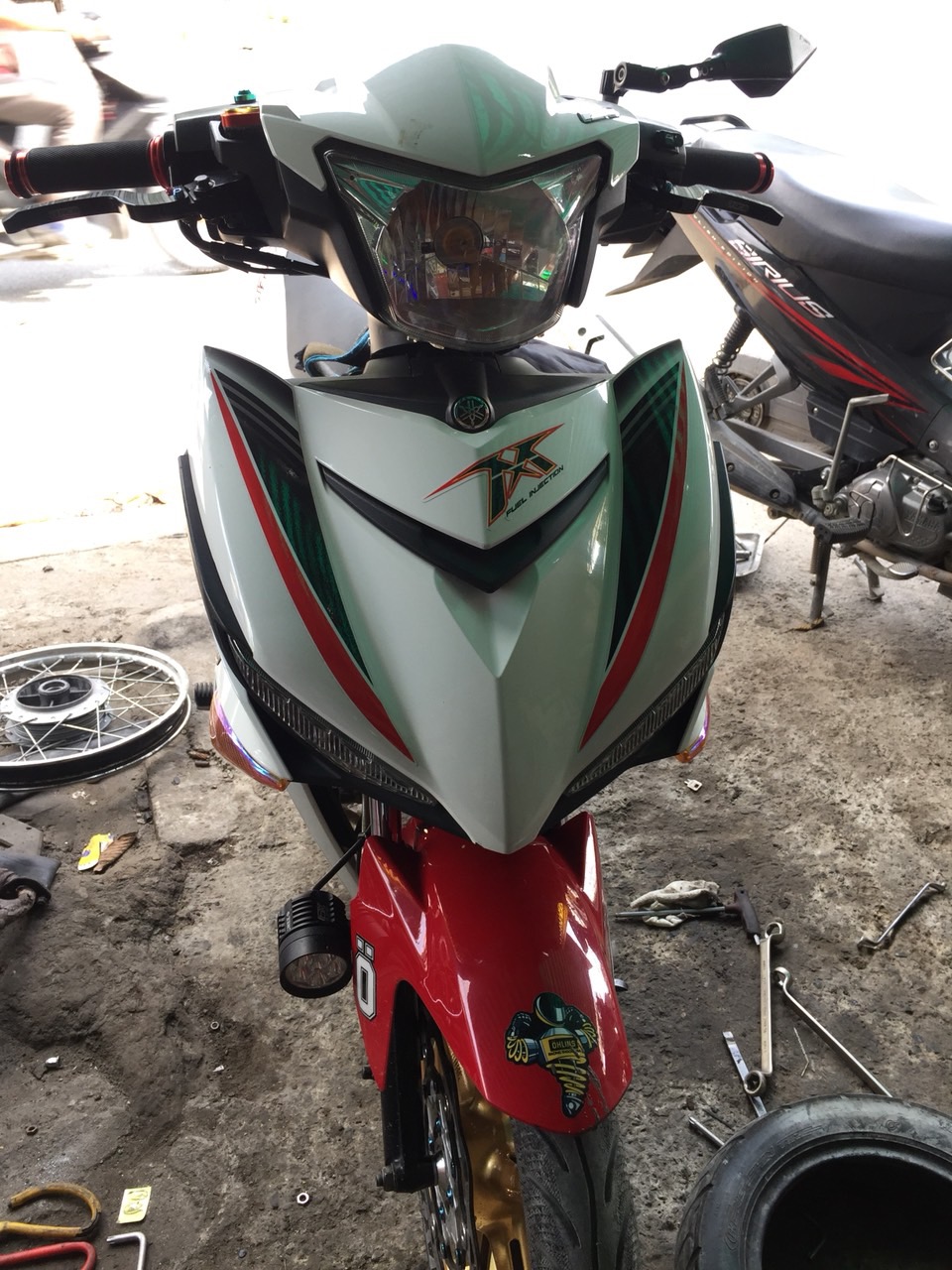 TEM RỜI EXCITER 150 M TRẮNG ĐỎ